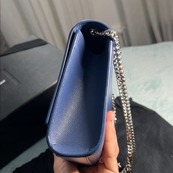 Saint Laurent KATE MEDIUM IN GRAIN DE POUDRE EMBOSSED LEATHER blue Silver - Picture 5 of 11